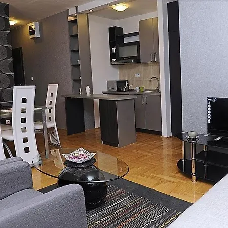 شقة Lux A38, Kraljevi Cardaci, كوباونيك