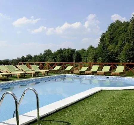 Lux A38, Kraljevi Cardaci, شقة *