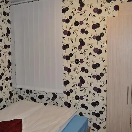 Lux A38, Kraljevi Cardaci, Apartment *