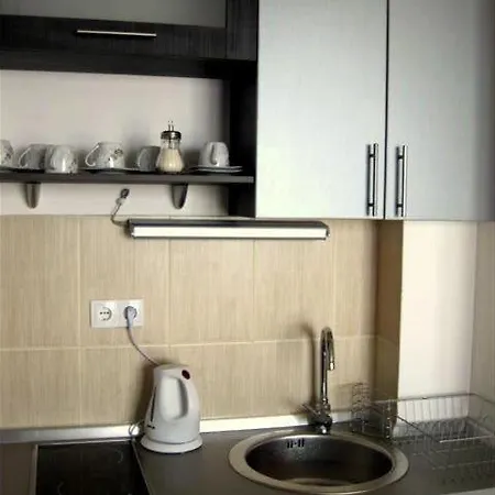 شقة Lux A38, Kraljevi Cardaci, كوباونيك