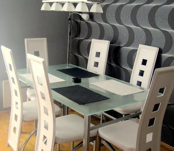 Lux A38, Kraljevi Cardaci,