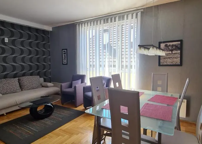 Lux A38, Kraljevi Cardaci,